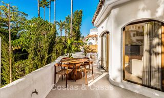Apartamentos en venta en un complejo residencial en primera línea de playa en Elviria, Marbella Este 805152 