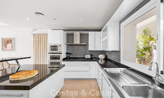 Gran villa mediterránea de lujo en primera línea de golf en La Quinta, Marbella - Benahavís 805543 