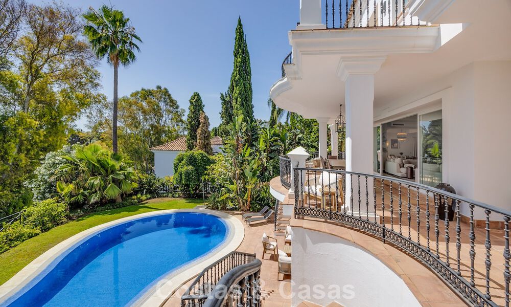 Gran villa mediterránea de lujo en primera línea de golf en La Quinta, Marbella - Benahavís 805545