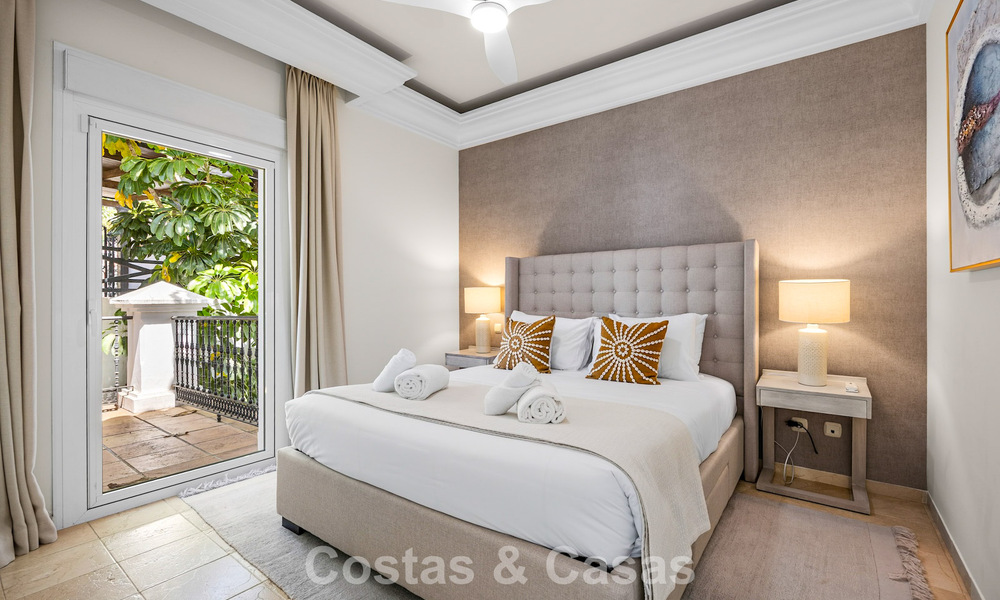 Gran villa mediterránea de lujo en primera línea de golf en La Quinta, Marbella - Benahavís 805552