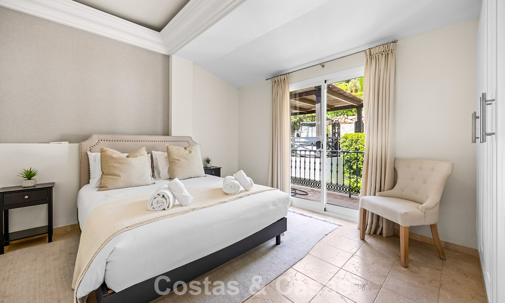 Gran villa mediterránea de lujo en primera línea de golf en La Quinta, Marbella - Benahavís 805553