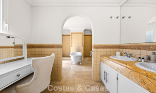 Gran villa mediterránea de lujo en primera línea de golf en La Quinta, Marbella - Benahavís 805557 