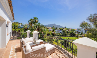 Gran villa mediterránea de lujo en primera línea de golf en La Quinta, Marbella - Benahavís 805558 