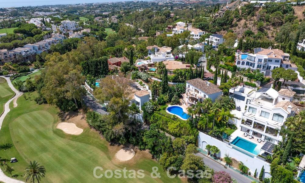 Gran villa mediterránea de lujo en primera línea de golf en La Quinta, Marbella - Benahavís 805562