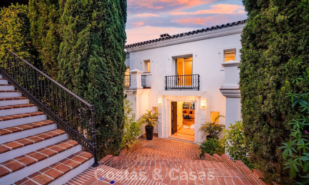 Gran villa mediterránea de lujo en primera línea de golf en La Quinta, Marbella - Benahavís 805565