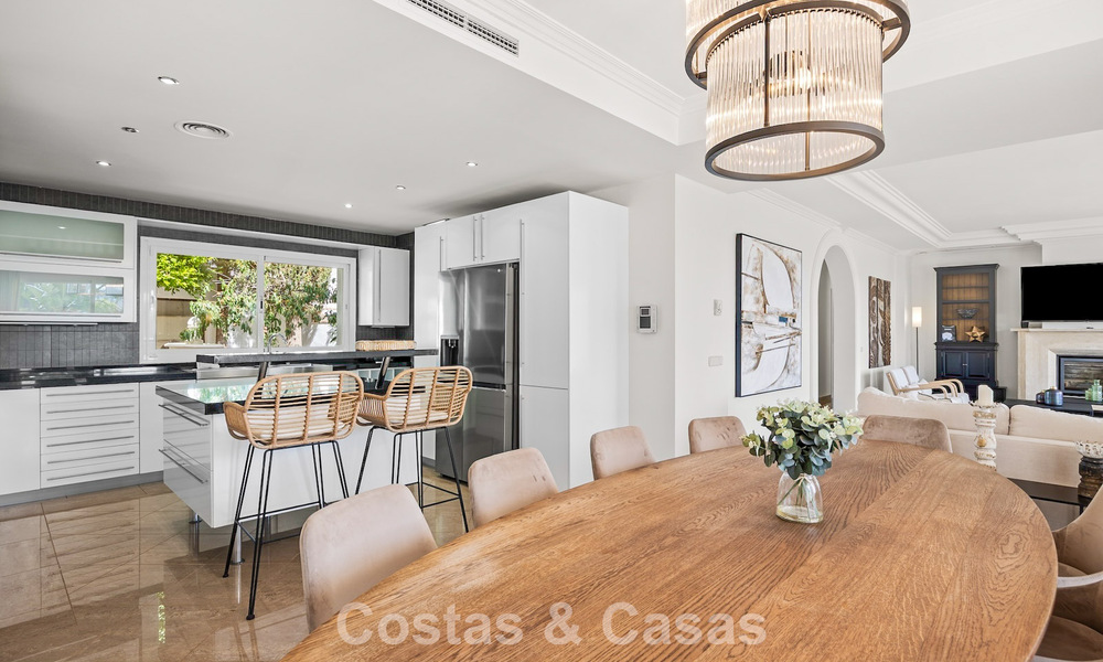 Gran villa mediterránea de lujo en primera línea de golf en La Quinta, Marbella - Benahavís 805567