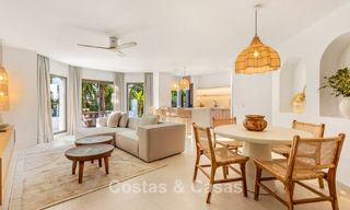 Apartamentos en venta en “Golden Beach”, un complejo residencial en primera línea de playa en Elviria, Marbella Este 805254 