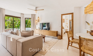 Apartamentos en venta en “Golden Beach”, un complejo residencial en primera línea de playa en Elviria, Marbella Este 805264 