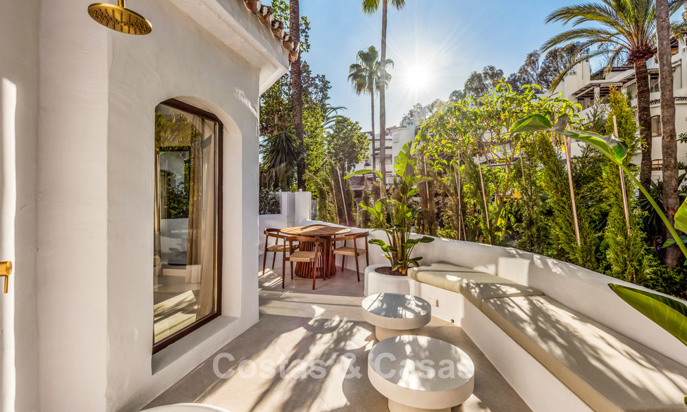 Apartamentos en venta en “Golden Beach”, un complejo residencial en primera línea de playa en Elviria, Marbella Este 805265