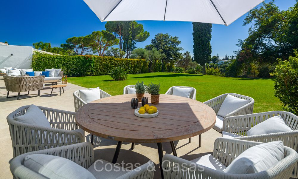 Casas en venta en “Peña Blanca” una urbanización con seguridad 24h, junto al campo de golf Aloha en Nueva Andalucía, Marbella 805206