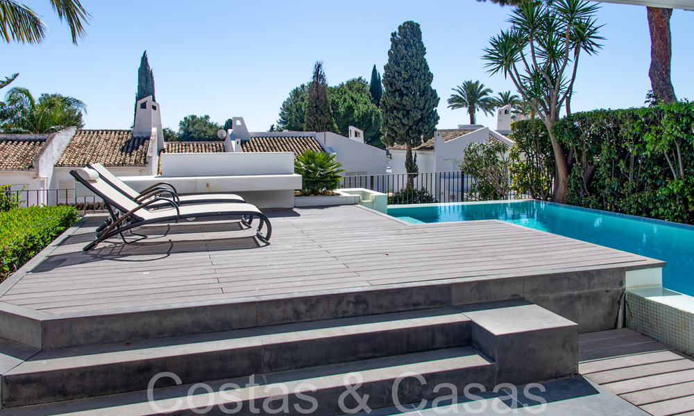 Casas en venta en “Peña Blanca” una urbanización con seguridad 24h, junto al campo de golf Aloha en Nueva Andalucía, Marbella 805218
