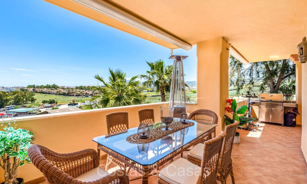 Apartamentos de lujo en venta en Cumbres del Rodeo a poca distancia de Puerto Banús en Nueva Andalucía, Marbella 805316