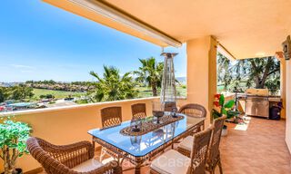 Apartamentos de lujo en venta en Cumbres del Rodeo a poca distancia de Puerto Banús en Nueva Andalucía, Marbella 805316 