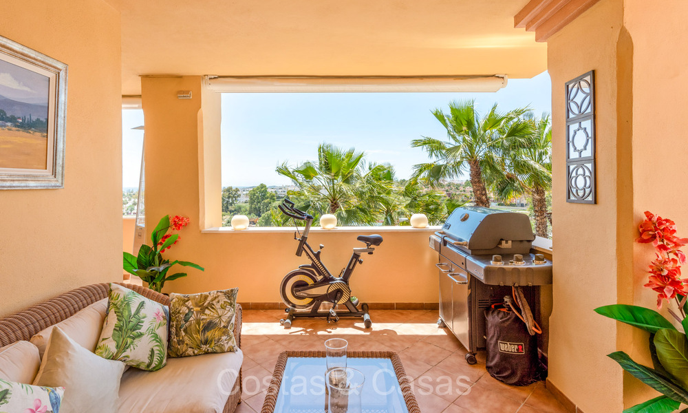 Apartamentos de lujo en venta en Cumbres del Rodeo a poca distancia de Puerto Banús en Nueva Andalucía, Marbella 805317