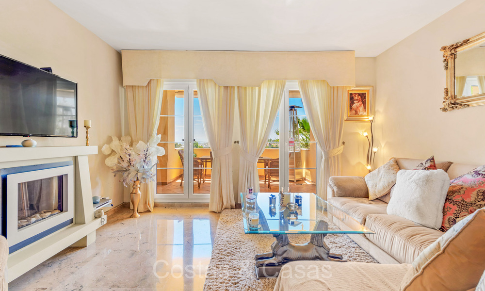 Apartamentos de lujo en venta en Cumbres del Rodeo a poca distancia de Puerto Banús en Nueva Andalucía, Marbella 805323