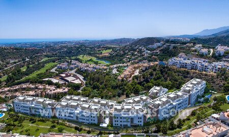 Modernos apartamentos de lujo en venta con vistas al mar en Botanic, una urbanización cerrada en Benahavís - Marbella 805479