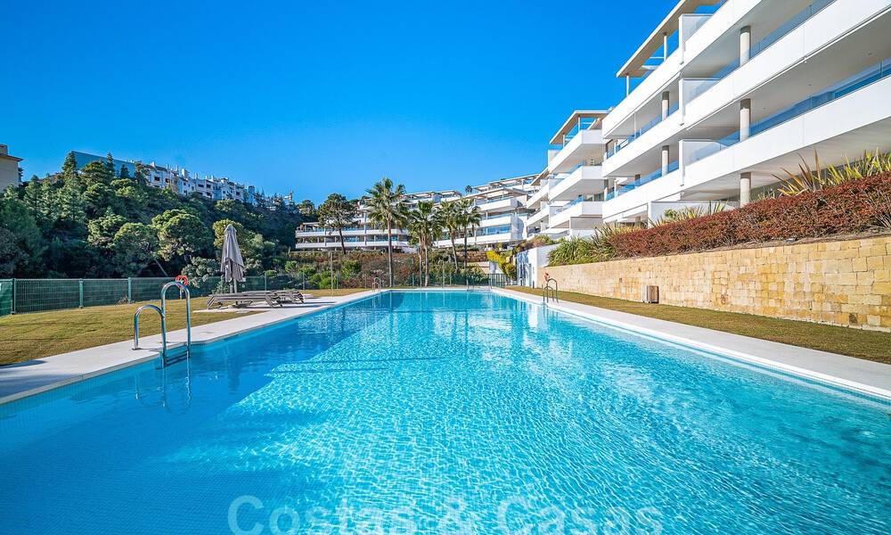Modernos apartamentos de lujo en venta con vistas al mar en Botanic, una urbanización cerrada en Benahavís - Marbella 805485