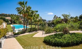 Modernos apartamentos de lujo en venta con vistas al mar en Botanic, una urbanización cerrada en Benahavís - Marbella 805486 