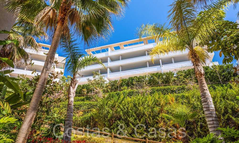 Modernos apartamentos de lujo en venta con vistas al mar en Botanic, una urbanización cerrada en Benahavís - Marbella 805492