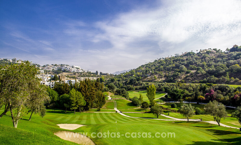 Modernos apartamentos de lujo en venta con vistas al mar en Botanic, una urbanización cerrada en Benahavís - Marbella 805504