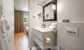 Exclusivo apartamento renovado de 3 dormitorios en venta en Puente Romano, Marbella Golden Mile 805737 