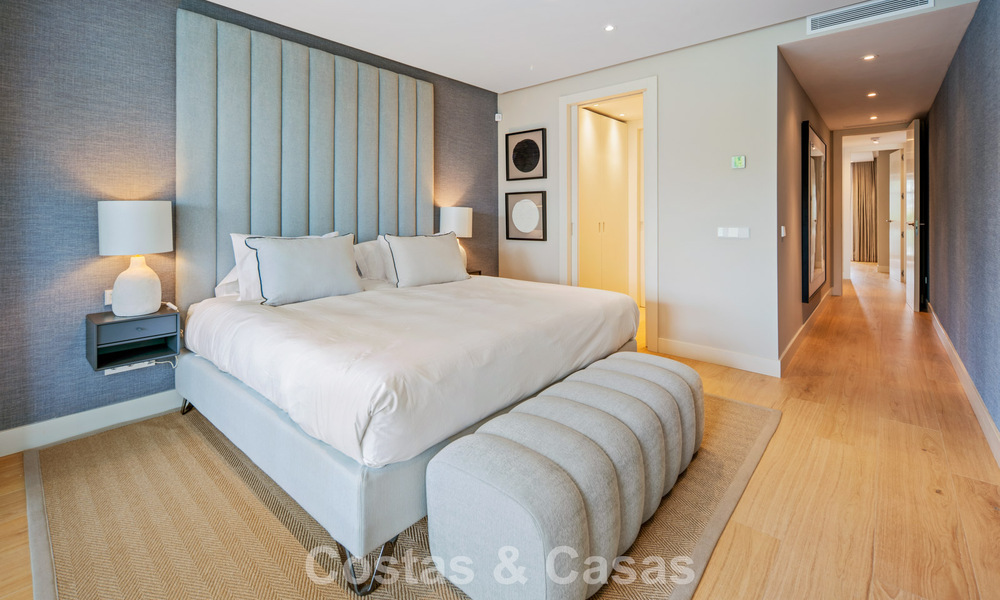 Exclusivo apartamento renovado de 3 dormitorios en venta en Puente Romano, Marbella Golden Mile 805745
