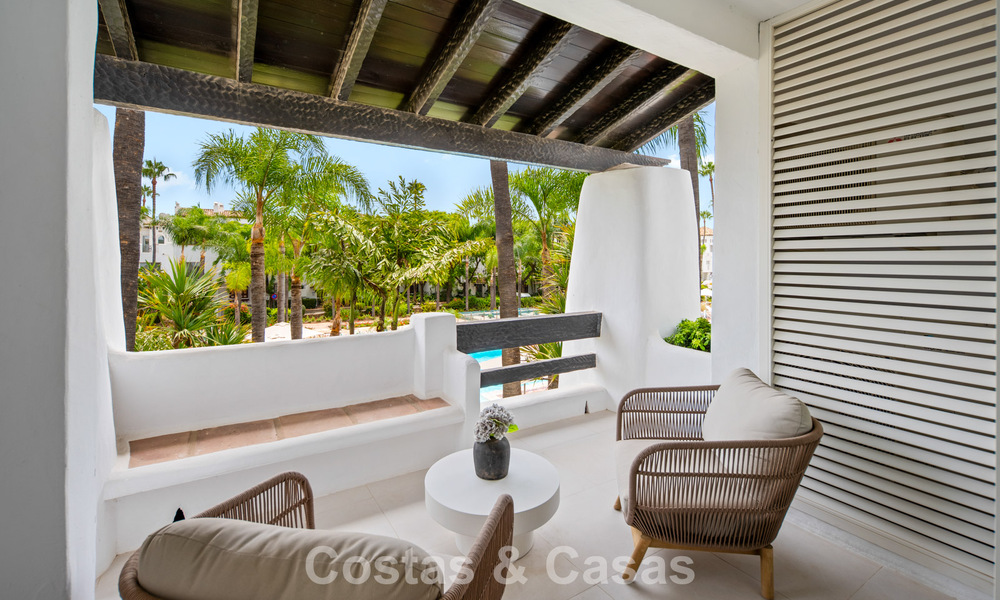 Exclusivo apartamento renovado de 3 dormitorios en venta en Puente Romano, Marbella Golden Mile 805746