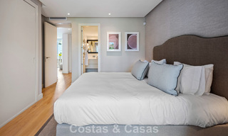 Exclusivo apartamento renovado de 3 dormitorios en venta en Puente Romano, Marbella Golden Mile 805753 