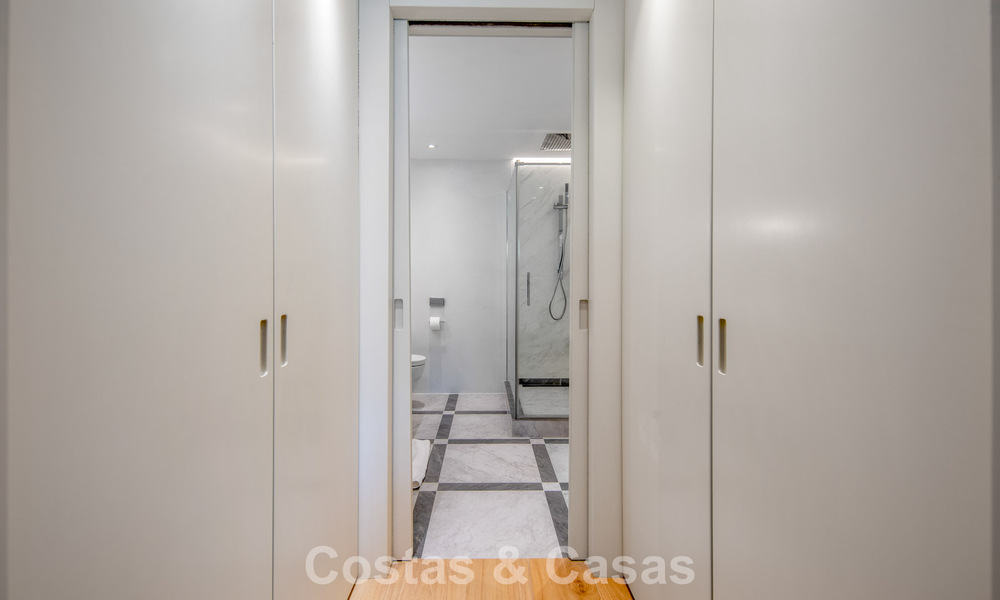 Exclusivo apartamento renovado de 3 dormitorios en venta en Puente Romano, Marbella Golden Mile 805756