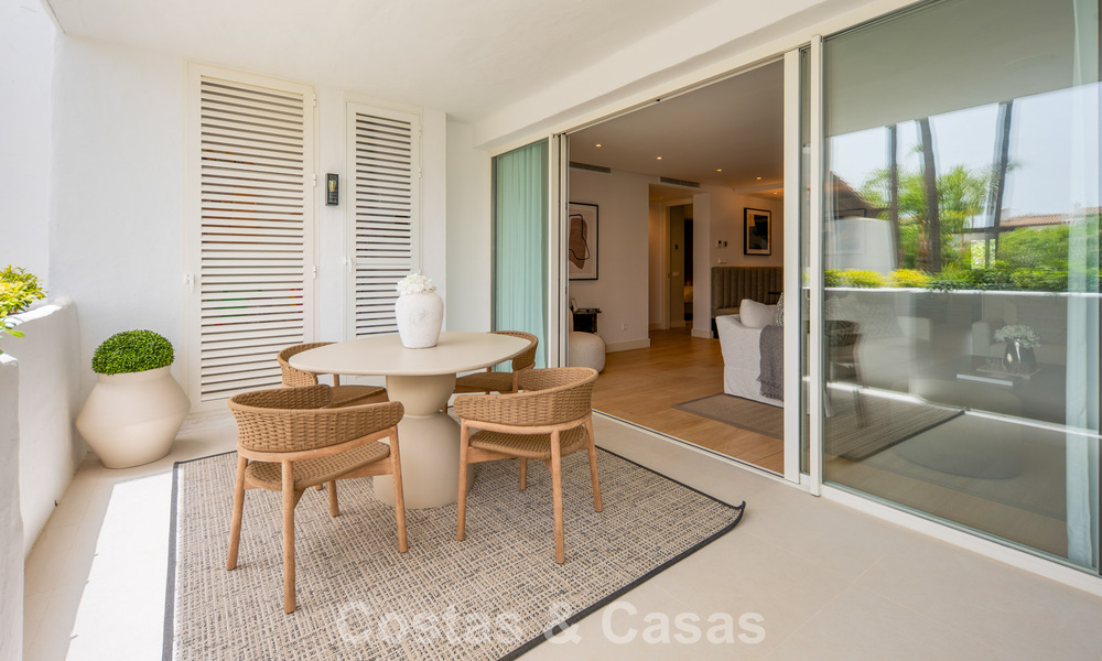 Exclusivo apartamento renovado de 3 dormitorios en venta en Puente Romano, Marbella Golden Mile 805761