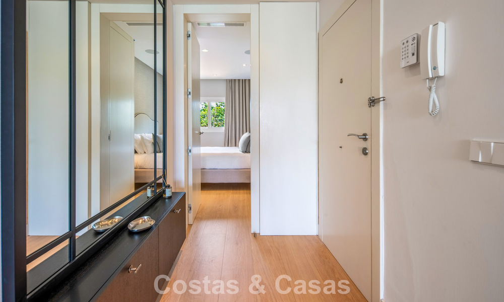 Exclusivo apartamento renovado de 3 dormitorios en venta en Puente Romano, Marbella Golden Mile 805773