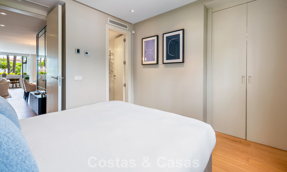 Exclusivo apartamento renovado de 3 dormitorios en venta en Puente Romano, Marbella Golden Mile 805776