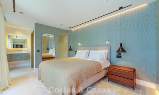 Lujosa villa con piscina climatizada en venta, en primera línea de playa cerca de Puerto Banús y San Pedro, Marbella 805778 