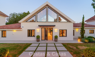 Lujosa villa con piscina climatizada en venta, en primera línea de playa cerca de Puerto Banús y San Pedro, Marbella 805782 