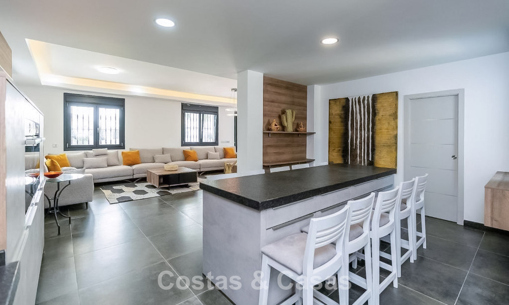 Exclusiva villa moderna con gran piscina en venta en Nueva Andalucía, Marbella 805922