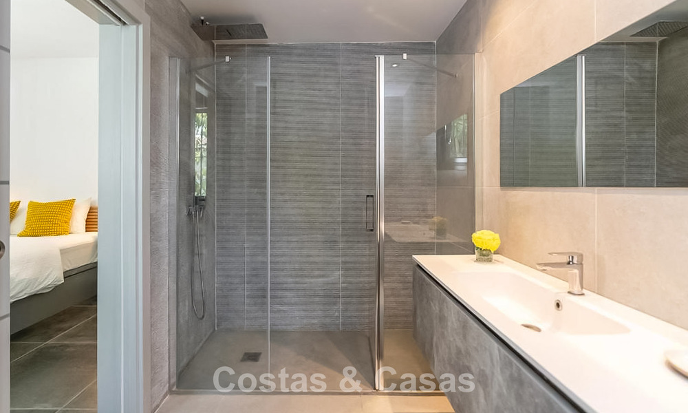 Exclusiva villa moderna con gran piscina en venta en Nueva Andalucía, Marbella 805925