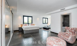 Exclusiva villa moderna con gran piscina en venta en Nueva Andalucía, Marbella 805933 