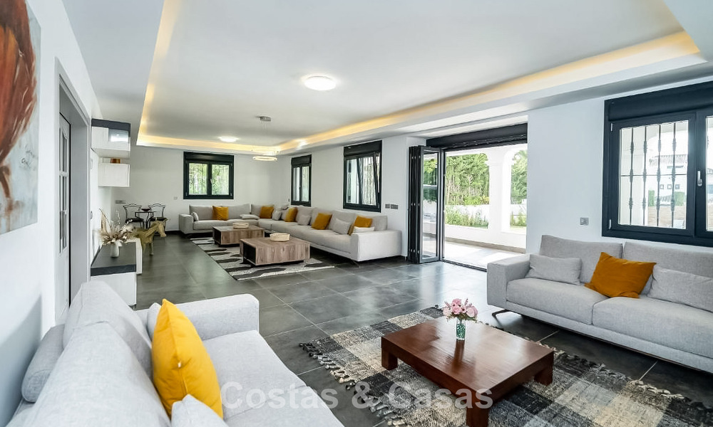 Exclusiva villa moderna con gran piscina en venta en Nueva Andalucía, Marbella 805936