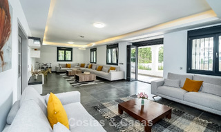 Exclusiva villa moderna con gran piscina en venta en Nueva Andalucía, Marbella 805936 