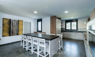 Exclusiva villa moderna con gran piscina en venta en Nueva Andalucía, Marbella 805938 