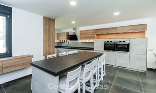 Exclusiva villa moderna con gran piscina en venta en Nueva Andalucía, Marbella 805943 
