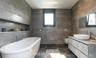Exclusiva villa moderna con gran piscina en venta en Nueva Andalucía, Marbella 805945 