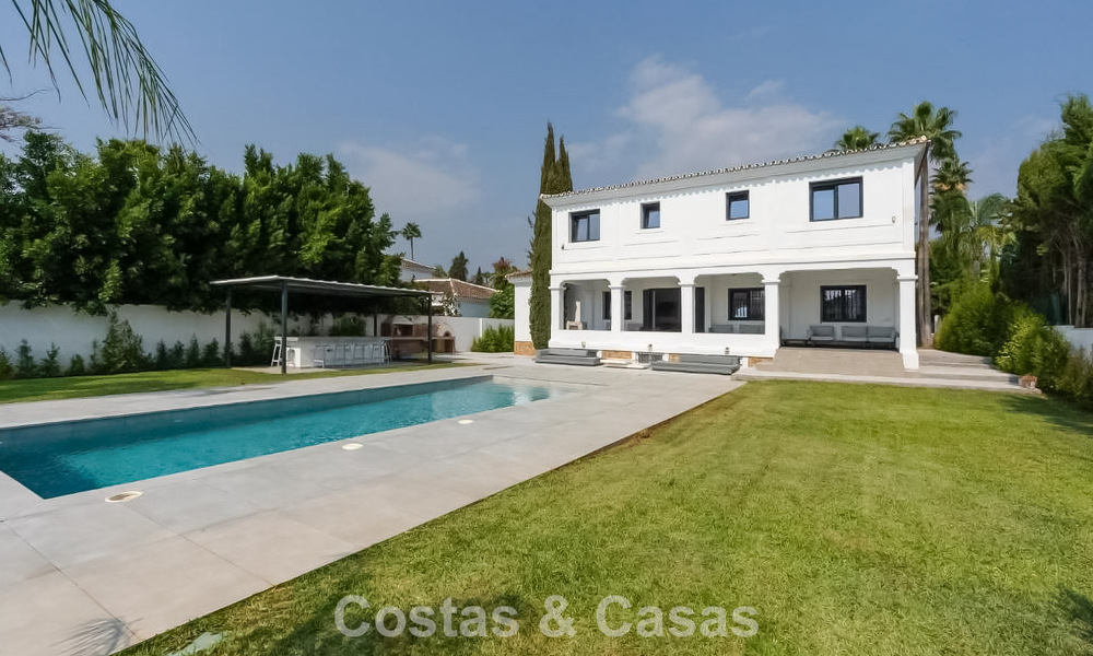 Exclusiva villa moderna con gran piscina en venta en Nueva Andalucía, Marbella 805946