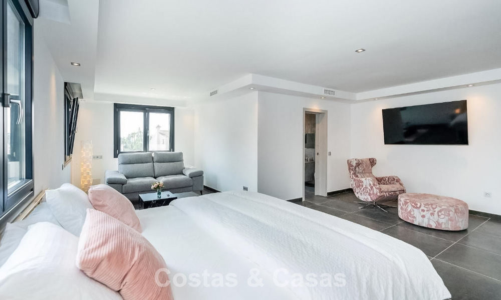 Exclusiva villa moderna con gran piscina en venta en Nueva Andalucía, Marbella 805954