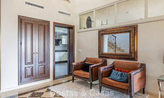 Amplia villa andaluza con vistas al mar en venta en El Rosario, Marbella Este 805957 