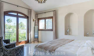 Amplia villa andaluza con vistas al mar en venta en El Rosario, Marbella Este 805961 