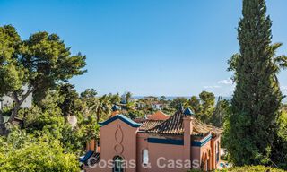 Amplia villa andaluza con vistas al mar en venta en El Rosario, Marbella Este 805969 