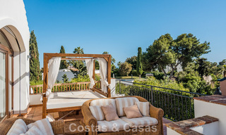 Amplia villa andaluza con vistas al mar en venta en El Rosario, Marbella Este 805970 