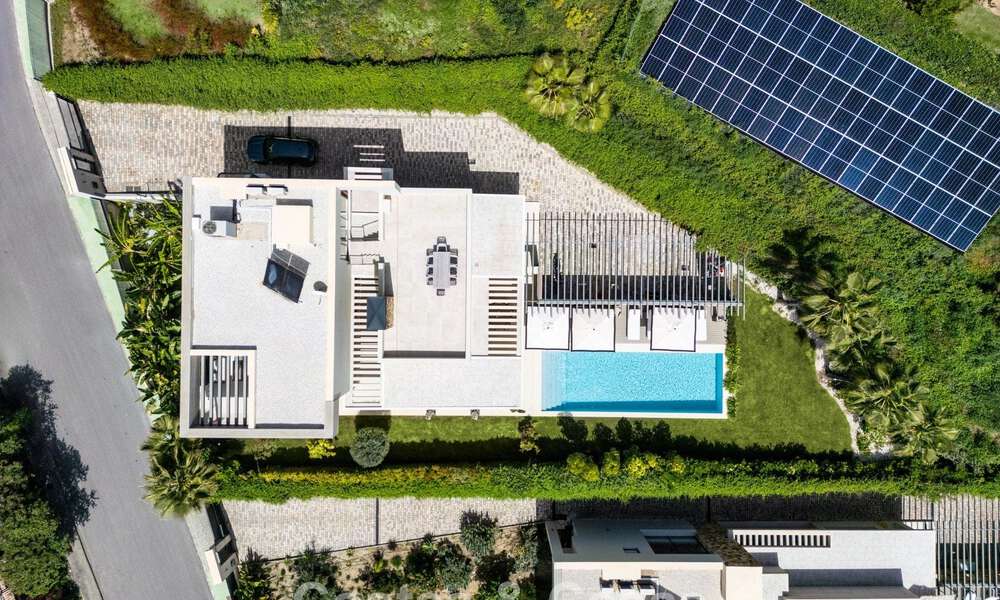 Villa moderna de lujo con vistas al mar en el Valle del Golf de Nueva Andalucía, Marbella 806053