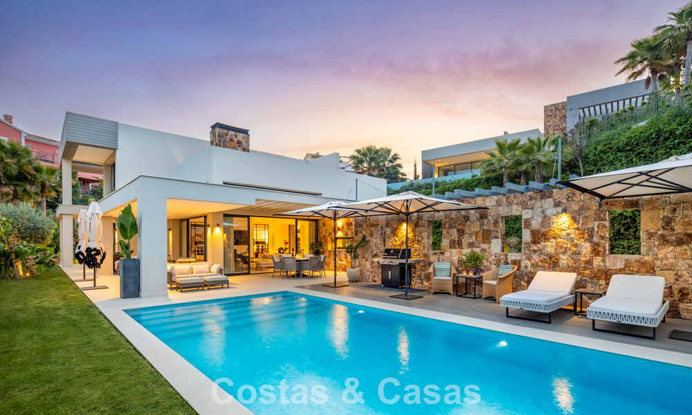 Villa moderna de lujo con vistas al mar en el Valle del Golf de Nueva Andalucía, Marbella 806059